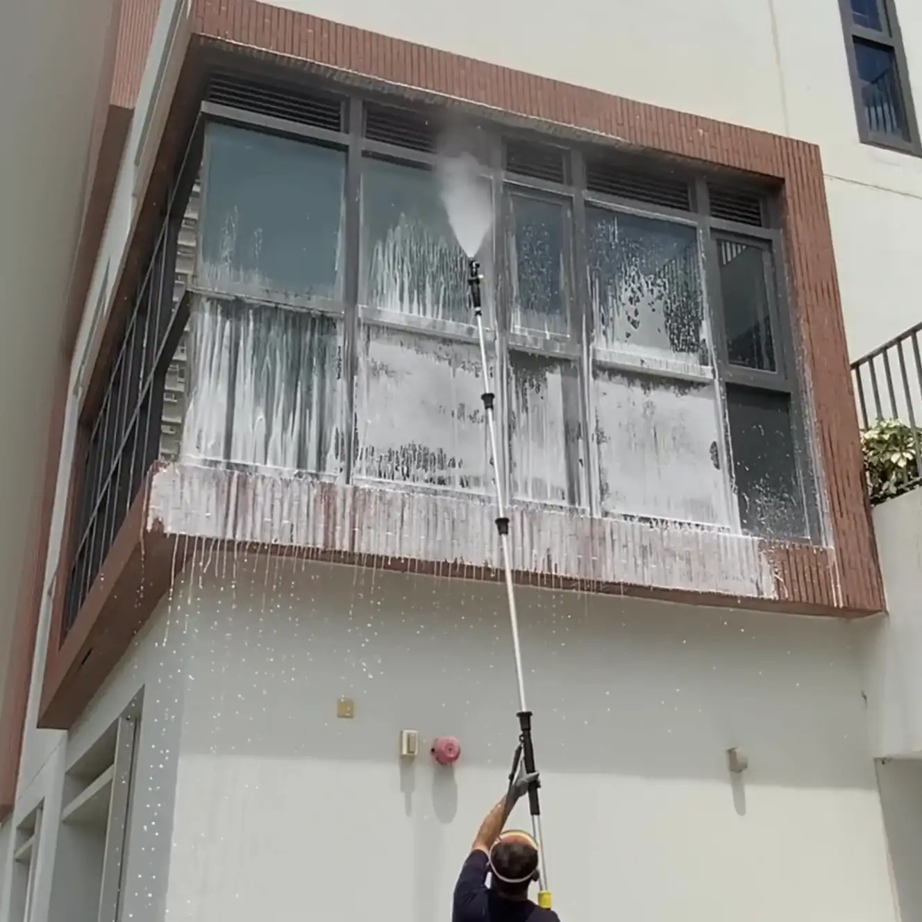 清潔大型窗戶